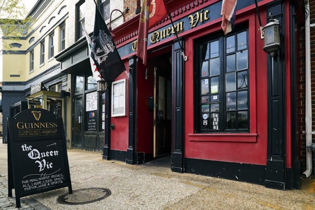 The Queen Vic British Pub